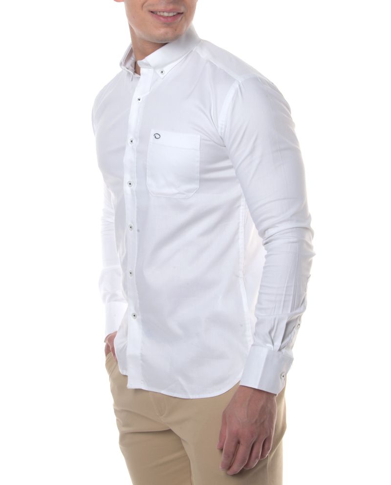 104826487-Camisa-casual-Oscar-de-la-Renta-tailored-fit-blanca-solida-para-hombre
