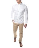 104826487-Camisa-casual-Oscar-de-la-Renta-tailored-fit-blanca-solida-para-hombre