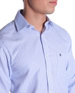 104805670-Camisa-de-vestir-regular-fit-Izod-celeste-rayada-para-hombre