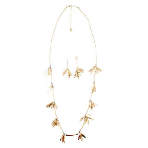 Set de collar y aretes dorados para mujer