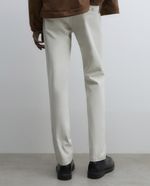 104835455-Pantalon-chino-Sfera-ivory-solido-para-hombre