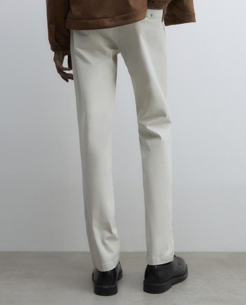 104835455-Pantalon-chino-Sfera-ivory-solido-para-hombre
