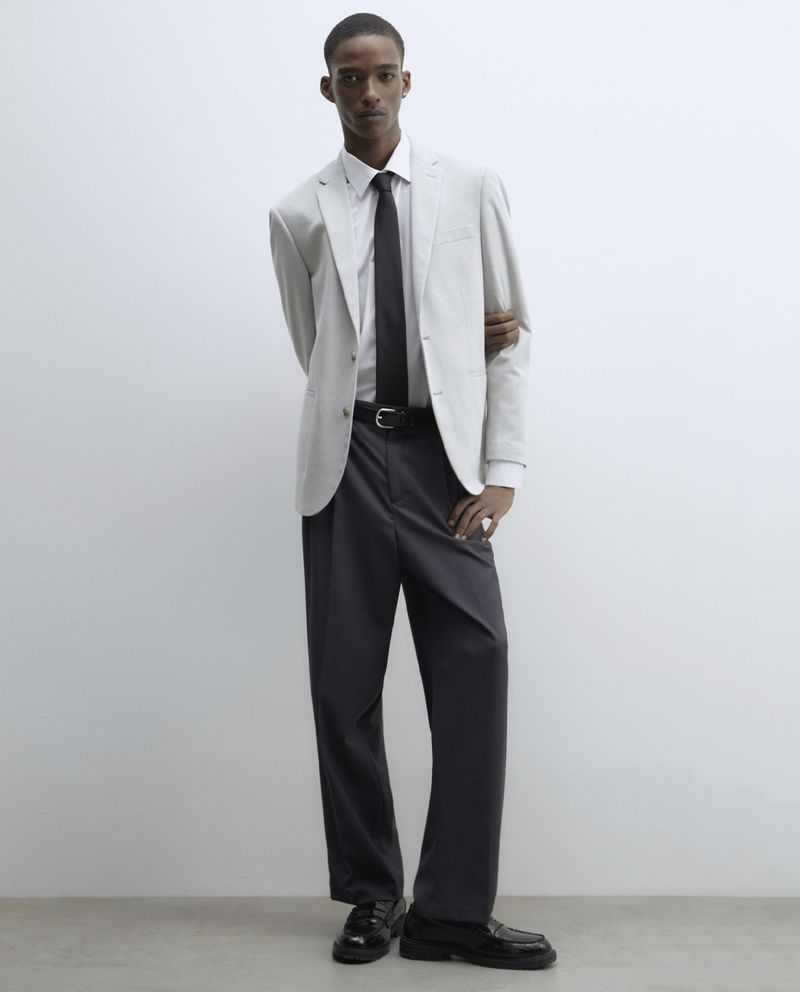 104856062-Blazer-Sfera-gris-con-textura-para-hombre