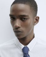 104856086-Camisa-casual-slim-fit-Sfera-blanca-mini-print-puntos-para-hombre