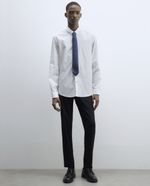 104856086-Camisa-casual-slim-fit-Sfera-blanca-mini-print-puntos-para-hombre