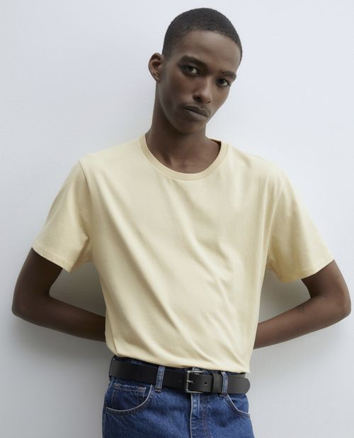 Camiseta básica regular fit Sfera amarilla sólida para hombre