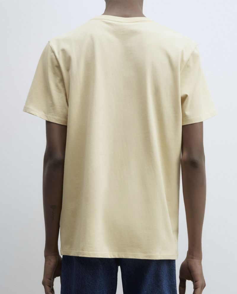 104856157-Camiseta-basica-regular-fit-Sfera-amarilla-solida-para-hombre