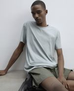 104856167-Camiseta-basica-regular-fit-Sfera-verde-claro-solida-para-hombre