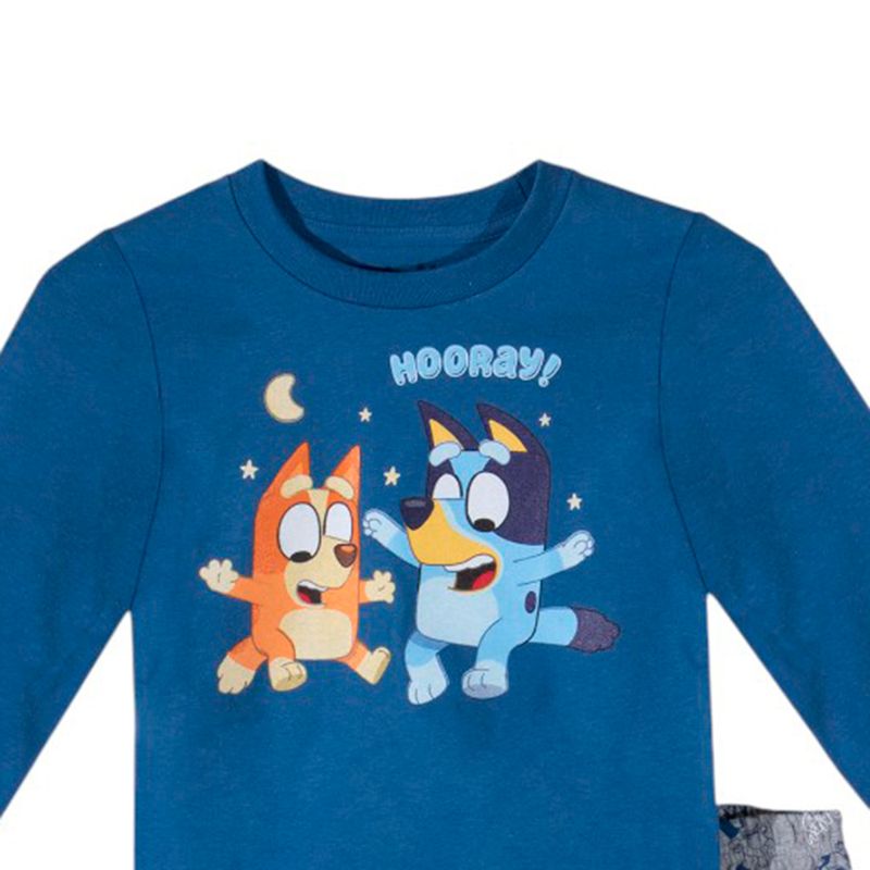Pijama-de-2-piezas-bicolor-con-estampado-de-Bluey-para-niño-104847348
