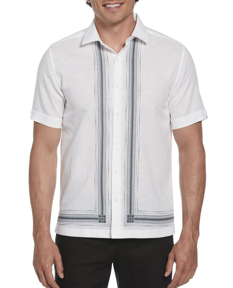 104808667-Guayabera-de-lino-Cubavera-classic-fit-blanca-estampada-para-hombre