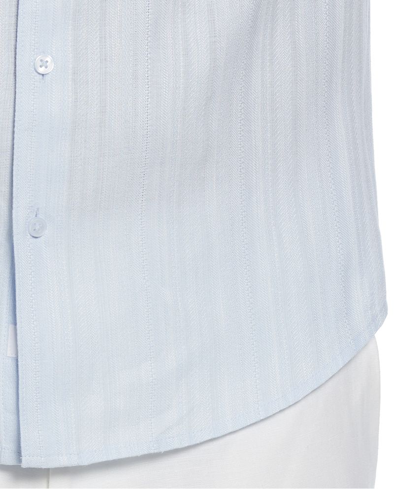 104808691-Guayabera-de-lino-Cubavera-classic-fit-celeste-con-rayas-texturizadas-para-hombre