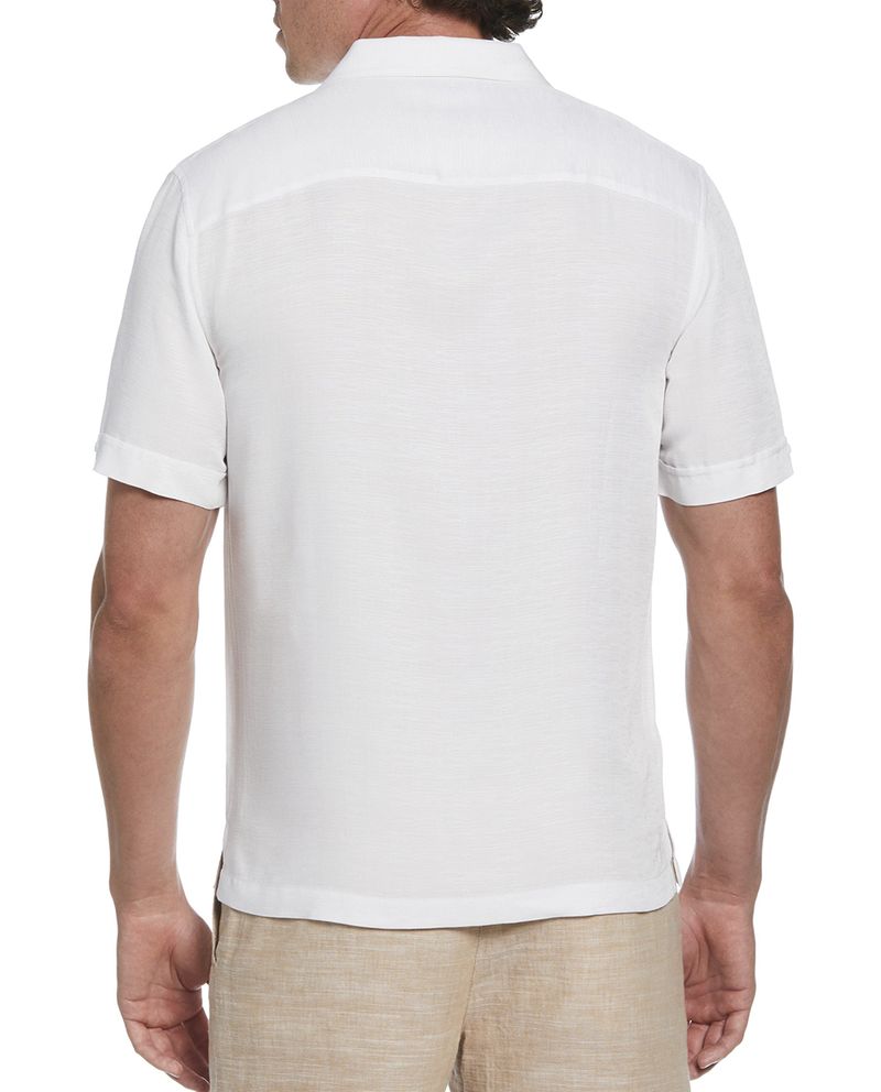 104808707-Guayabera-Cubavera-classic-fit-blanca-con-estampado-tropical-para-hombre