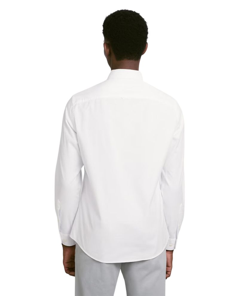 104843097-Camisa-oxford-Easy-Wear-slim-fit-blanca-solida-para-hombre