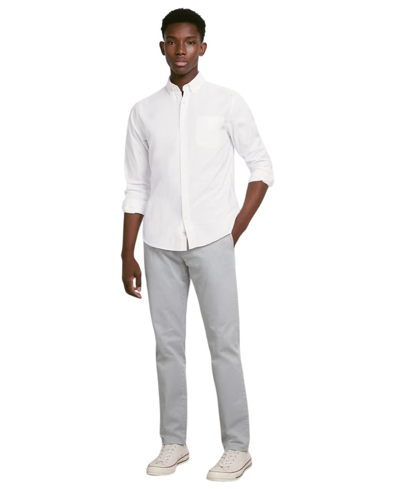 104843097-Camisa-oxford-Easy-Wear-slim-fit-blanca-solida-para-hombre