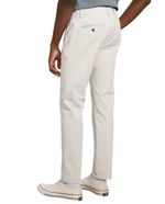 104843177-Pantalon-chino-Easy-Wear-slim-fit-blanco-solido-para-hombre