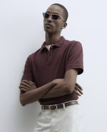 104856183-Camisa-polo-Sfera-color-vino-texturizada-para-hombre