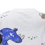 Camiseta-blanca-con-estampado-de-dinosaurios-para-niño-104812623