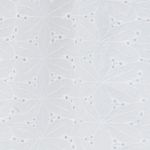 Vestido-blanco-calado-para-niña-104730317