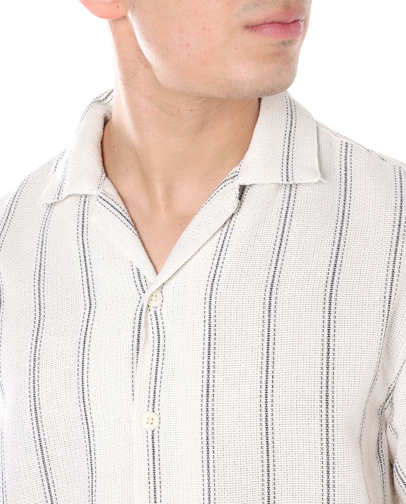 104829574-Camisa-casual-Denim---Flower-ivory-rayada-para-hombre