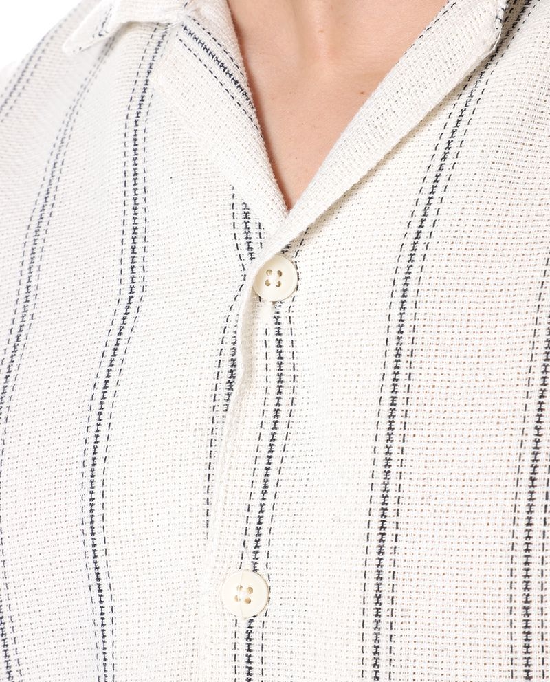 104829574-Camisa-casual-Denim---Flower-ivory-rayada-para-hombre