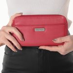 104835815-Billetera-zip-around-Nautica-color-rojo-para-mujer