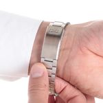 104797946-Reloj-Q-Q-analogo-metalico-plateado-para-hombre
