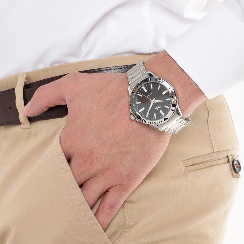 104797946-Reloj-Q-Q-analogo-metalico-plateado-para-hombre