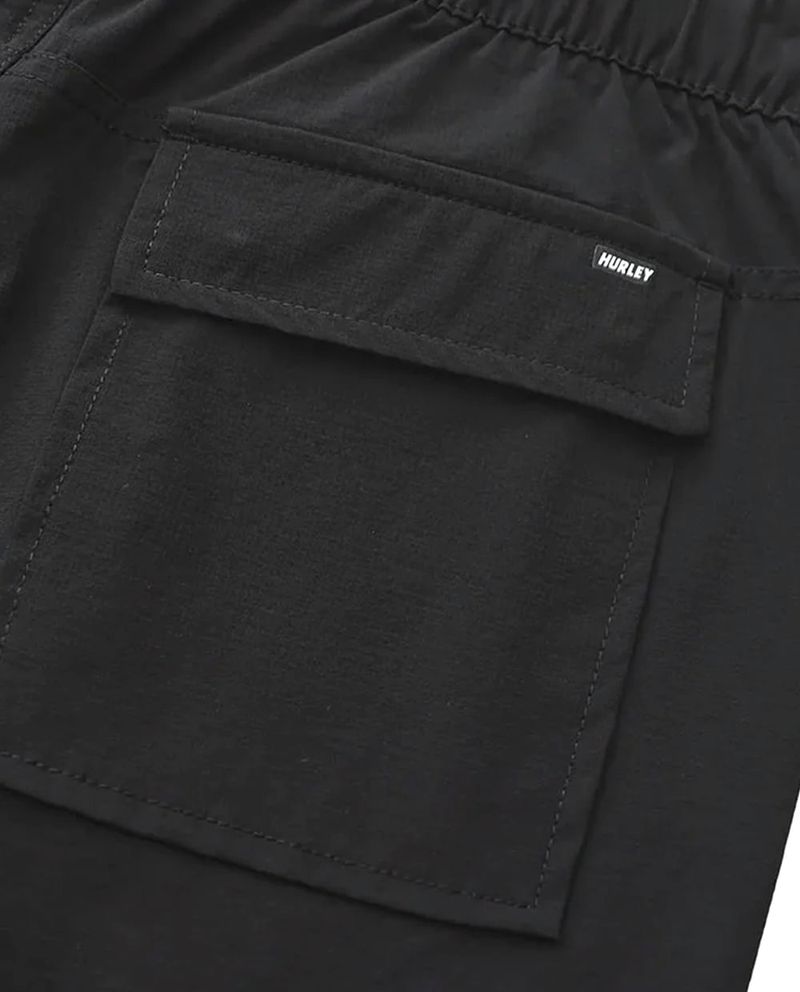 104804100-Short-casual-Hurley-negro-solido-para-hombre