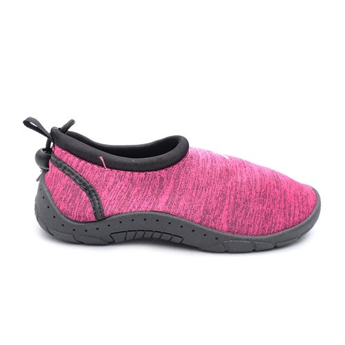 Zapato acuático Runic color rosado para niña