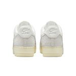 104861799-Calzado-casual-Nike-Air-Force-1-07-Lx--blanco-para-hombre
