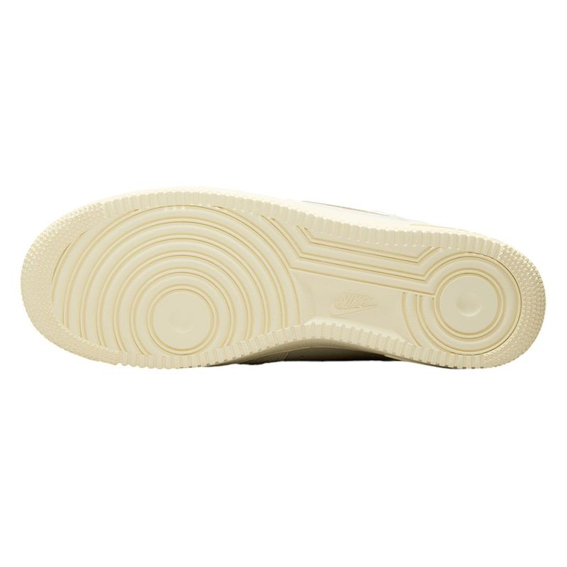 104861799-Calzado-casual-Nike-Air-Force-1-07-Lx--blanco-para-hombre