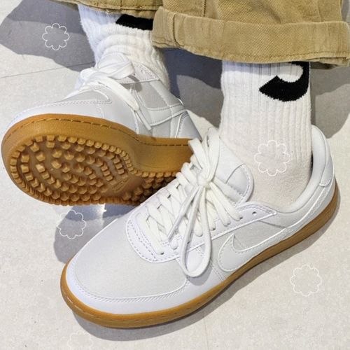 Zapato Nike Field General casual blanco para mujer
