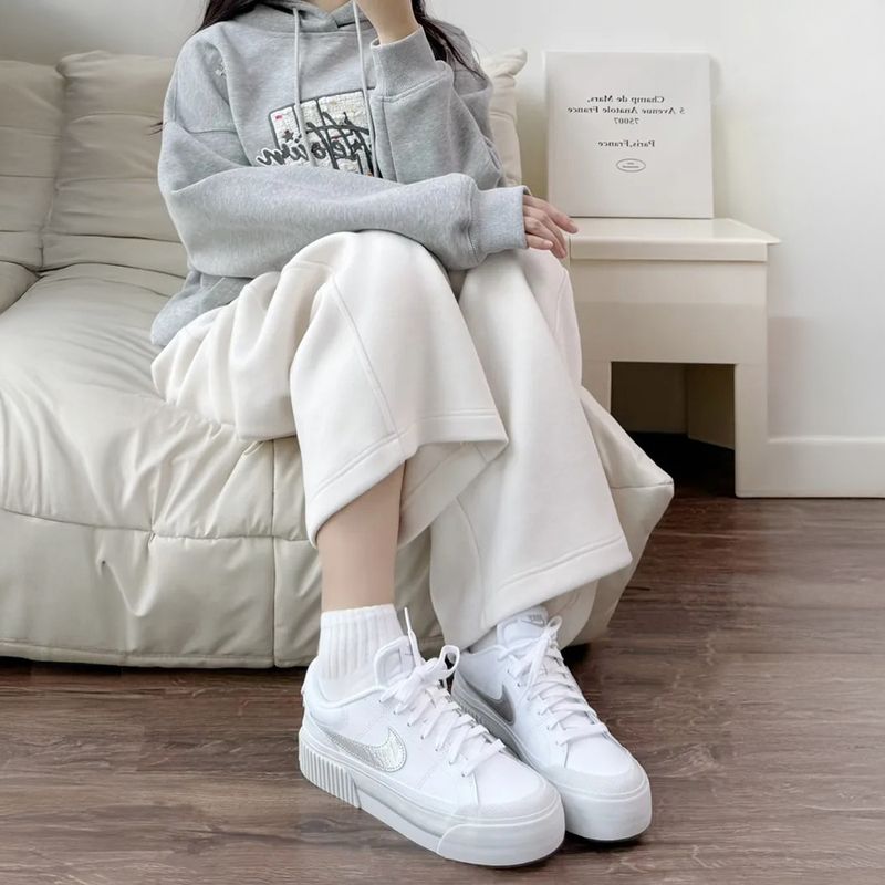 104861183-Zapato-Nike-Court-Legacy-Lift-GFX2-casual-blanco-para-mujer