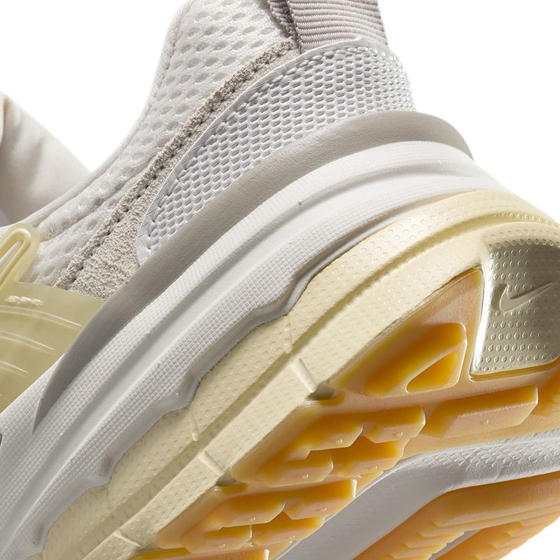 104861194-Zapato-Nike-V2K-Run-deportivo-color-blanco-para-mujer