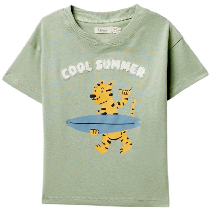 Camiseta-verde-con-estampado-para-bebe-niño-104870981