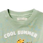 Camiseta-verde-con-estampado-para-bebe-niño-104870981