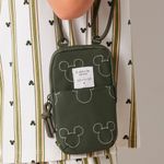 104849795-Funda-para-celular-Women-Secret-estampada