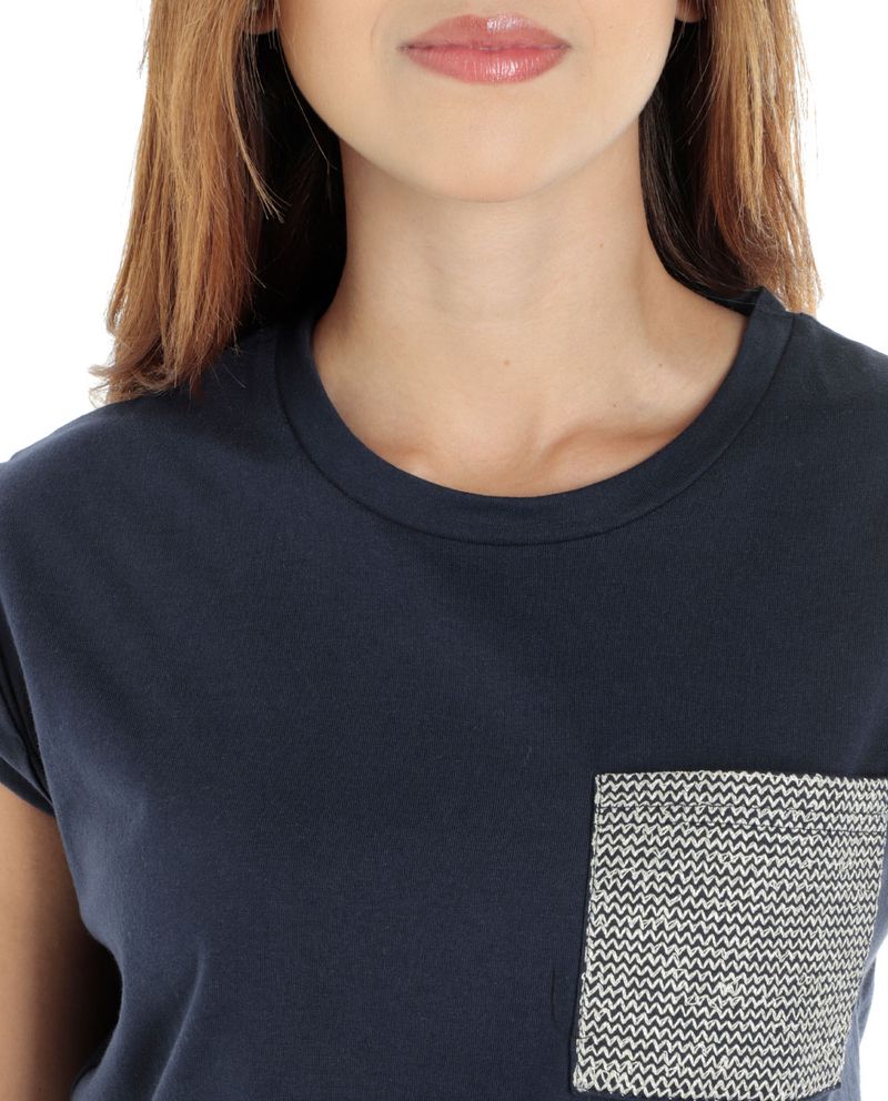104731231-Camiseta-Unexpected-azul-manga-corta-para-mujer