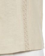 104860095-Guayabera-de-lino-Cubavera-beige-con-textura-para-hombre