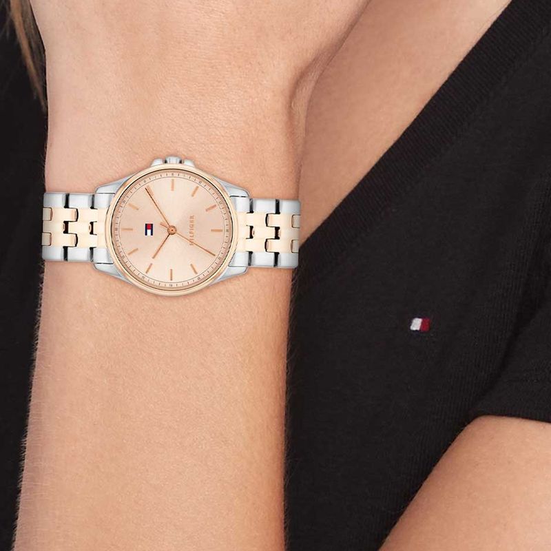 104865768-Reloj-Tommy-Hilfiger-analogo-de-acero-bicolor-para-mujer
