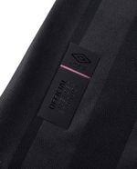 104789209-Camiseta-deportiva-Selecta-manga-larga-negra-rayada-2025-26-para-hombre