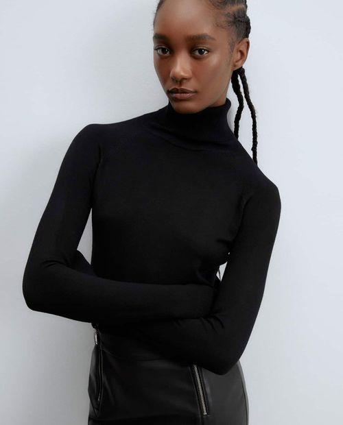 Suéter Sfera pull over negro para mujer