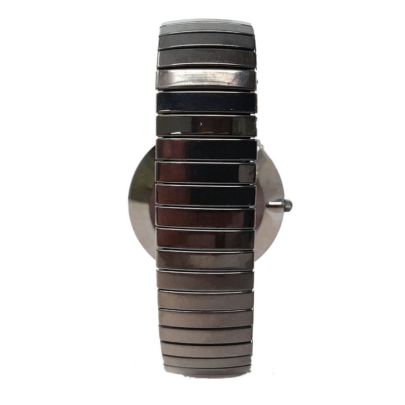 Reloj Q&Q análogo de metal negro para hombre - Siman Guatemala