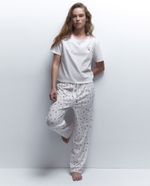 104857156-Pijama-con-pantalon-Sfera-estampada-para-mujer
