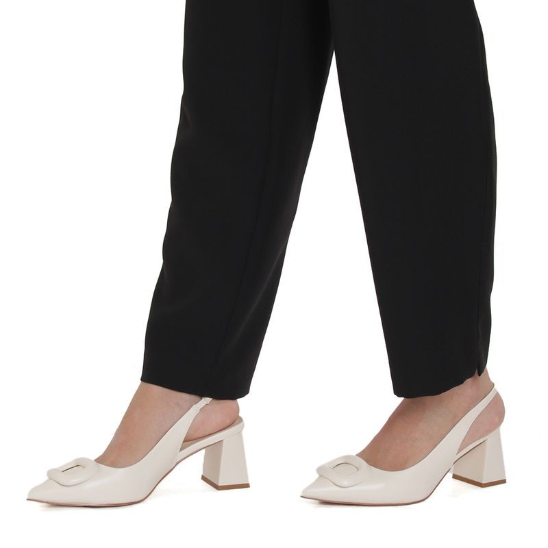 104827674-Zapato-de-vestir-H-Co.-color-blanco-para-mujer