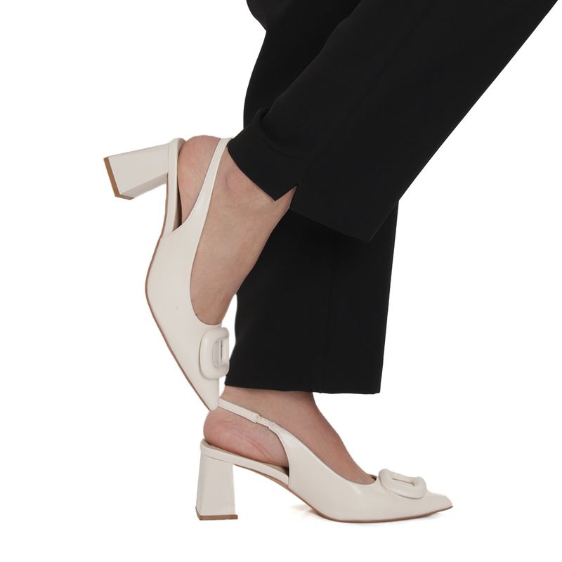 104827674-Zapato-de-vestir-H-Co.-color-blanco-para-mujer