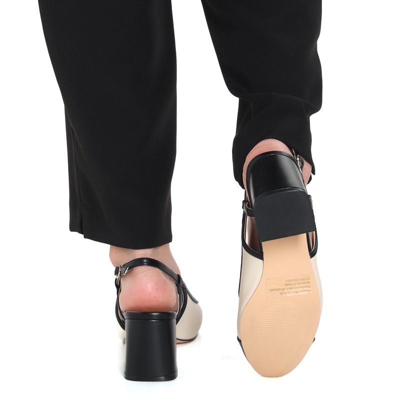 104827680-Zapato-de-vestir-H-Co.-color-negro-beige-para-mujer