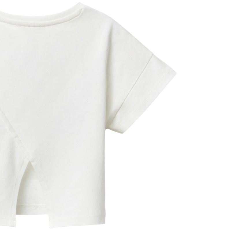 Blusa-blanca-con-bordado-para-niña-104872322
