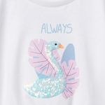 Blusa-blanca-con-estampado-para-niña-104872353