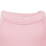 Blusa-rosada-con-acanalado-para-niña-104743540